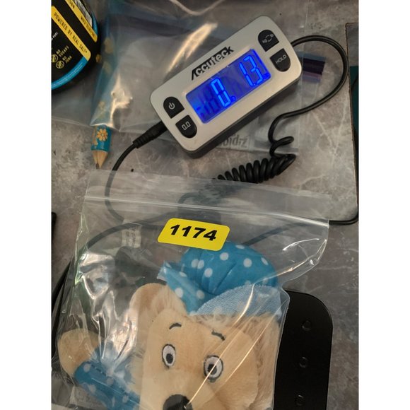 Bearstain Bears 9” Bear Momma Bear Storybook Plush Stuffed Animal - Picture 4 of 4